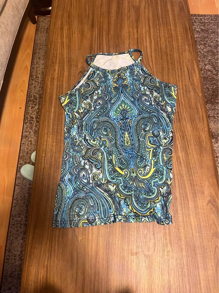 Multiple shirts (swipe photos) - photo 2