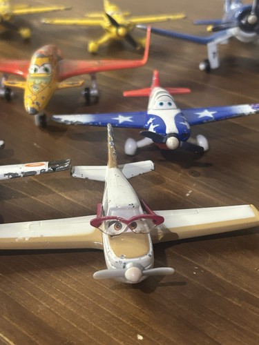 Lot of 8 Disney Pixar Planes Diecast And Plastic Figures - photo 2