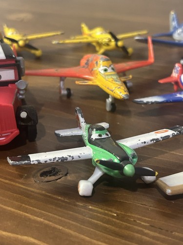 Lot of 8 Disney Pixar Planes Diecast And Plastic Figures - photo 3