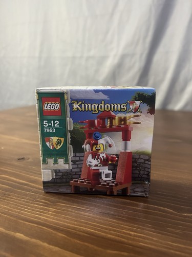 NEW Lego Kingdoms Set 7953 JESTER Castle Red White Court Jester