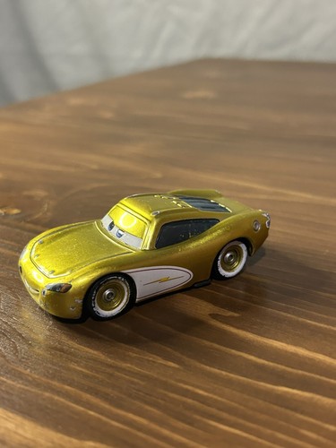 Disney Pixar Cars Gold Crusin Lightning McQueen Diecast