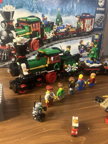 Lego 10254 Winter Village Holiday Train NOT Complete - photo 4