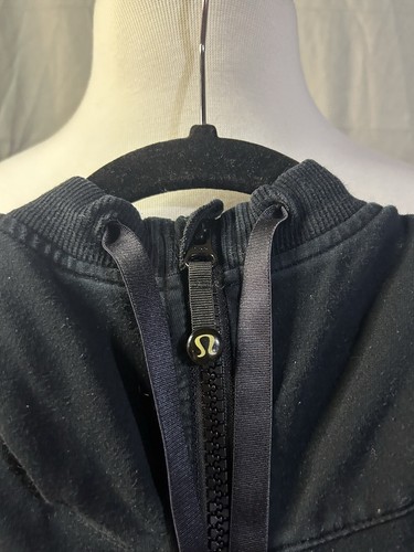 LULULEMON Women Black Zip-Up Hoodie Size 6 - photo 3