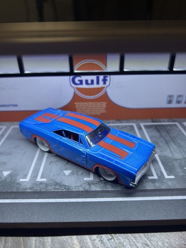 HOT WHEELS 2003 1969 DODGE CHARGER 440 WHITE RIMS 1/50