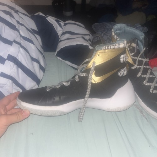 Size 12 - Nike Hyperdunk 2015 Black, Gold, White - photo 3