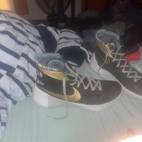 Size 12 - Nike Hyperdunk 2015 Black, Gold, White - photo 4