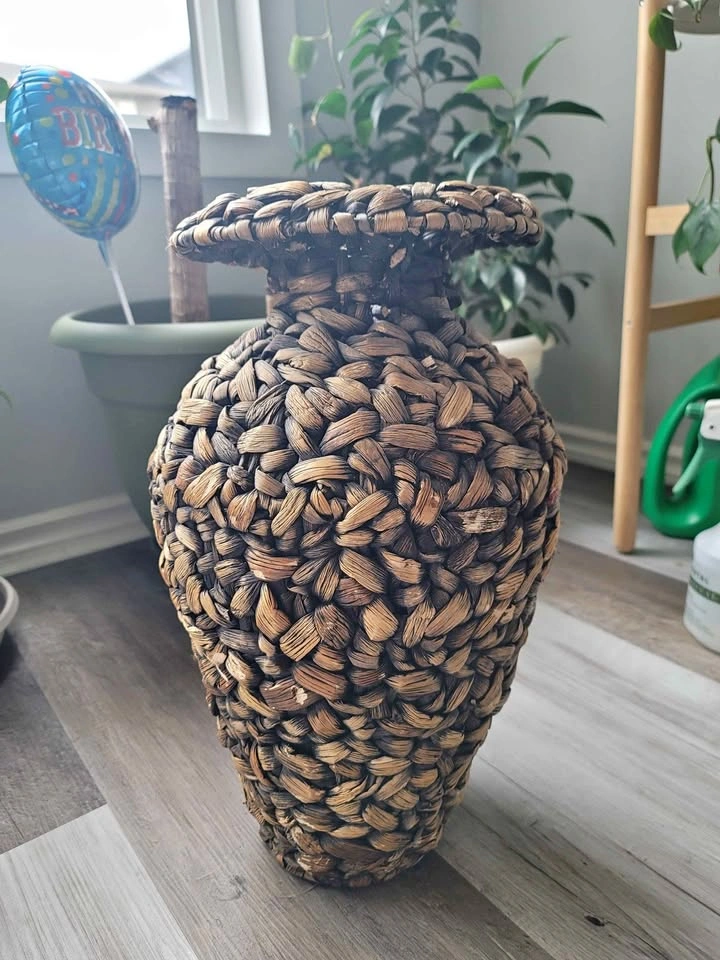 Woven Seagrass Floor Vase