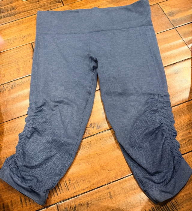 Lululemon Crop Leggings size 8 - photo 2