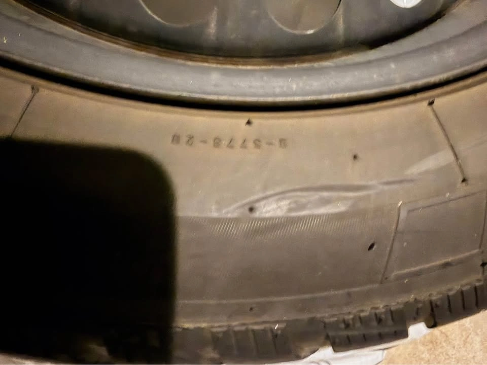 4 Uniroyal Winter Tires in Steel Rims - 215/55R17 - photo 4