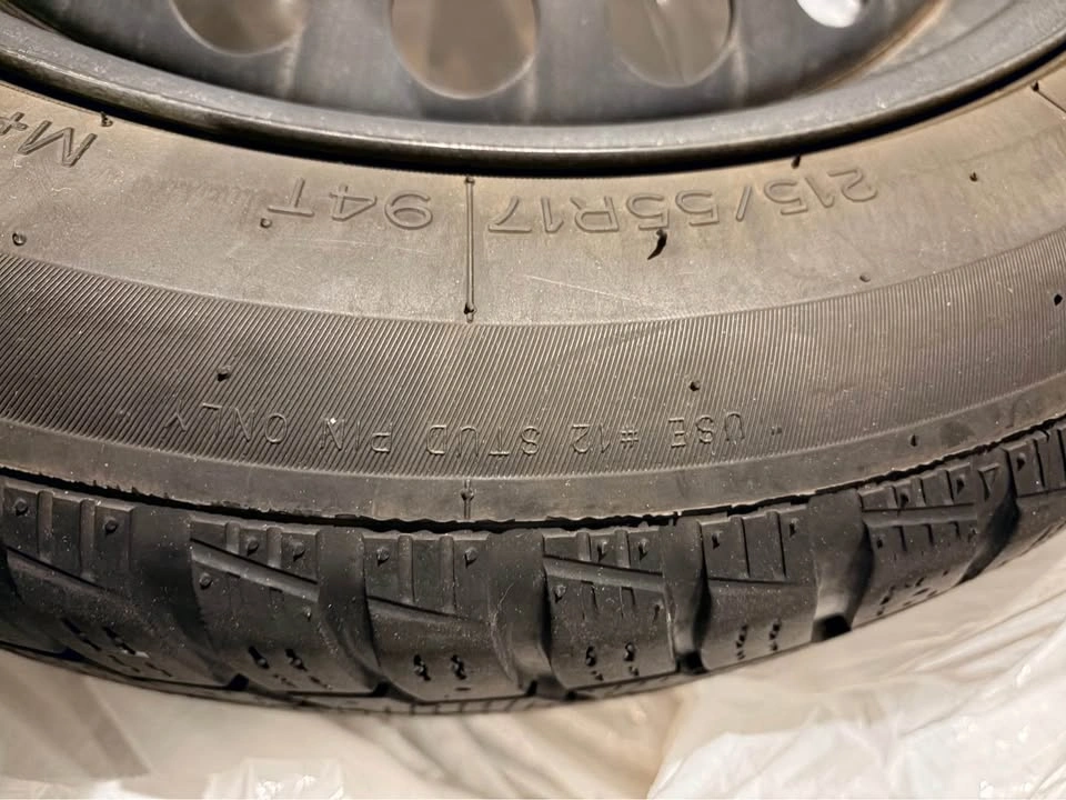 4 Uniroyal Winter Tires in Steel Rims - 215/55R17 - photo 5