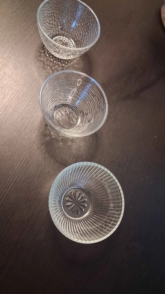 Set of 3 Textured Clear Glass Bowls - photo 2