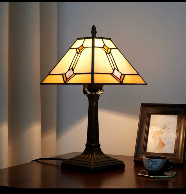 table lamp stained glass style