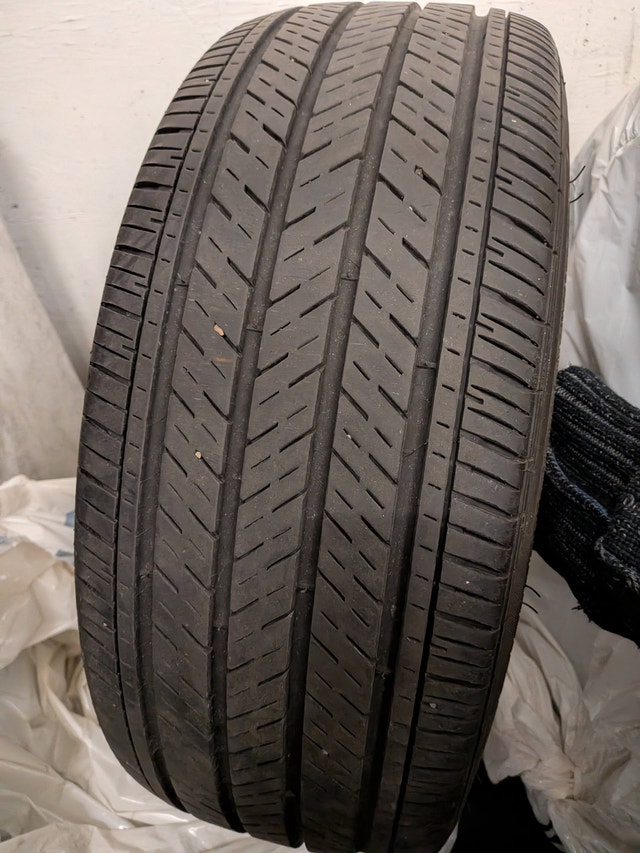 Acura 17-inch Alloy Wheel with Tire - photo 2
