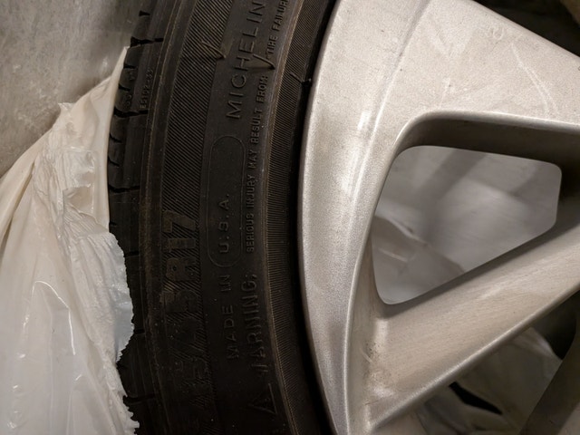 Acura 17-inch Alloy Wheel with Tire - photo 5