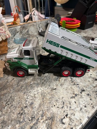 Hess 2011 Toy Truck and Crane - photo 4