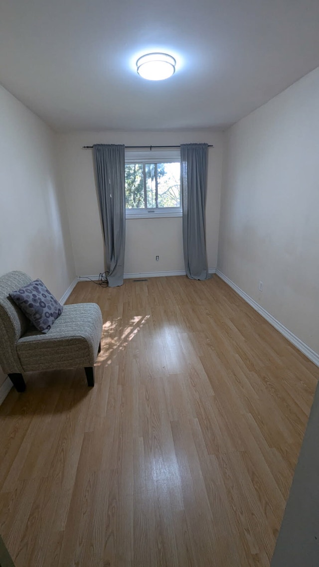 2 rooms for rent in townhome