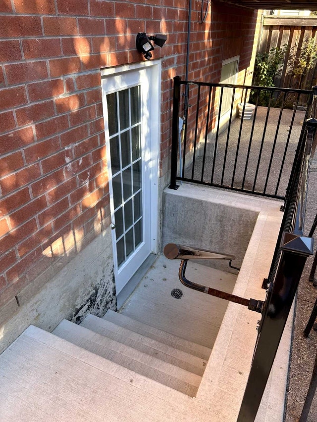 2 bdrm + Den Legal Basement Rental - photo 4
