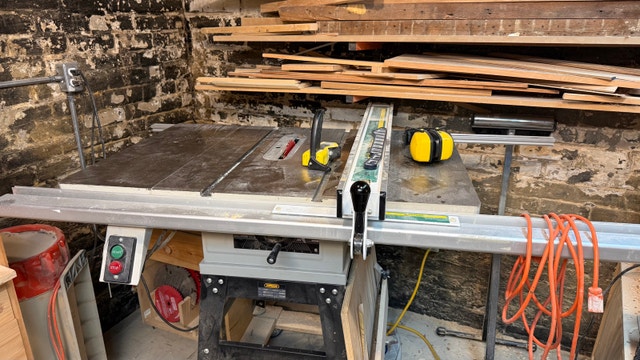 TradeMaster 10-Inch Builders Table Saw