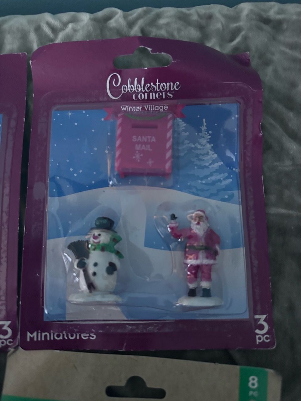 Cobblestone Corners Winter Village Miniatures Set - photo 2