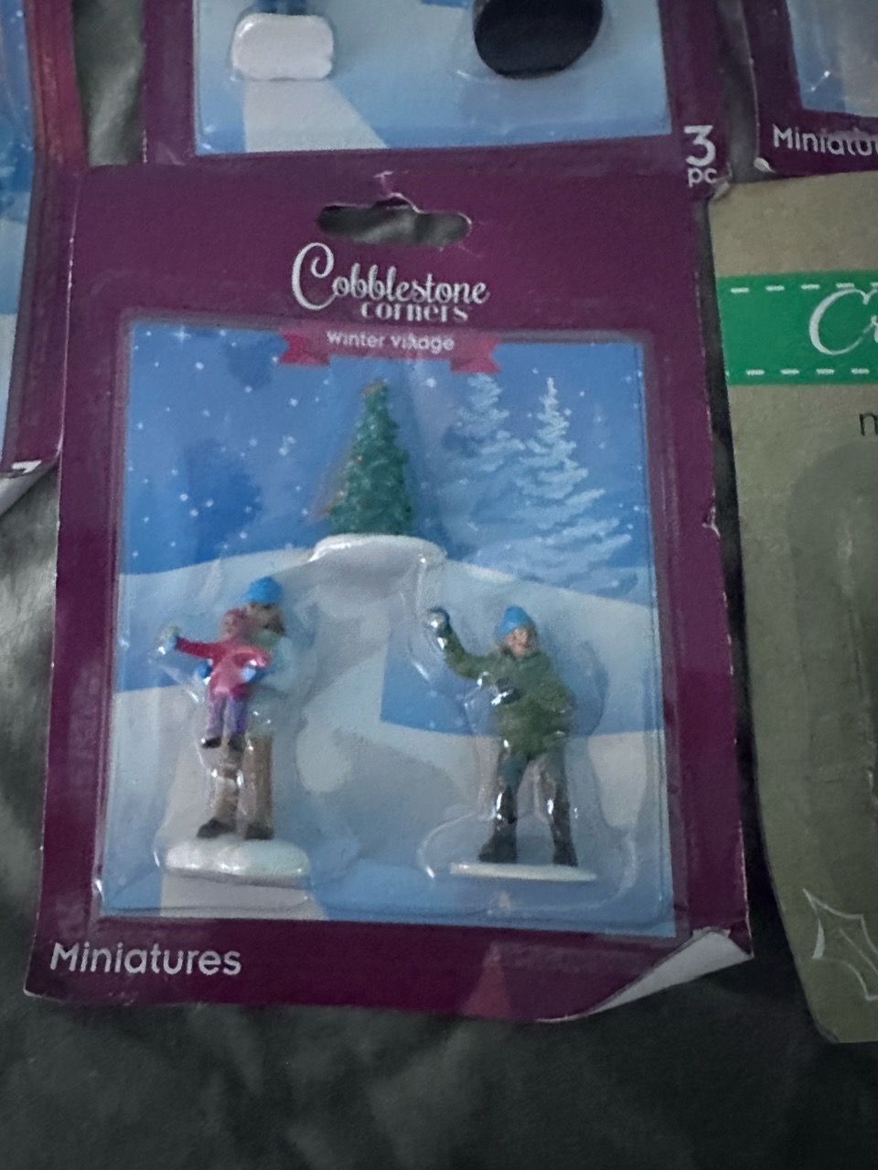 Cobblestone Corners Winter Village Miniatures Set - photo 5