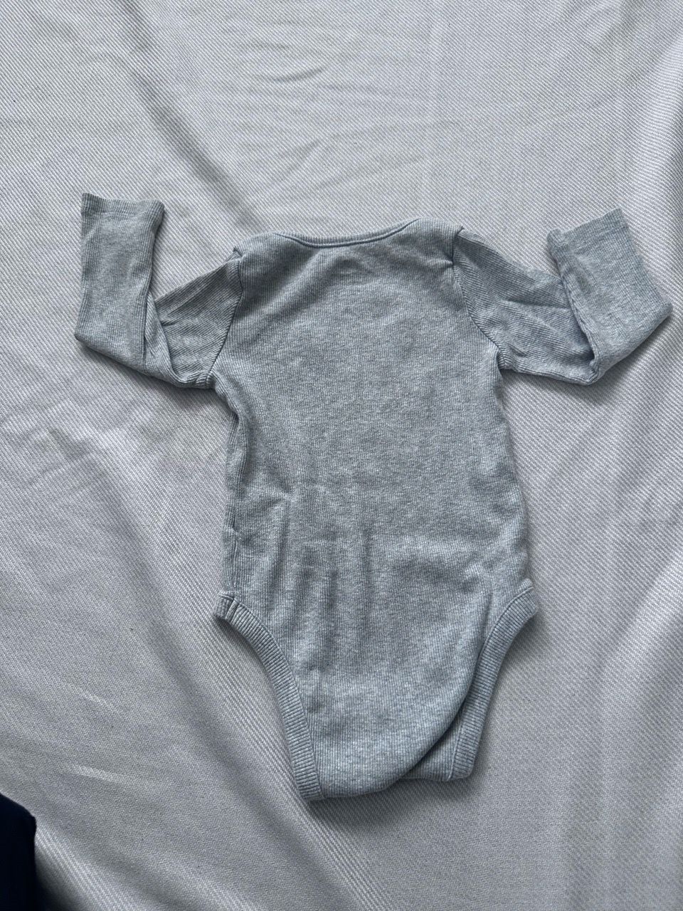 Gray Long Sleeve Baby Bodysuit - photo 3