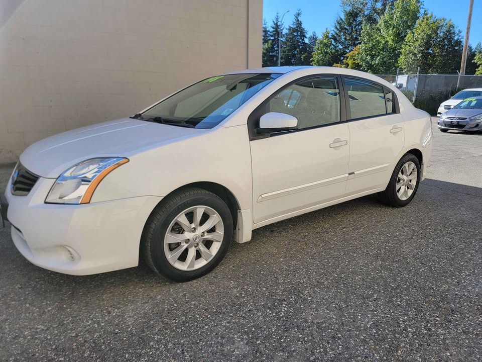 2010 Nissan Sentra - photo 2