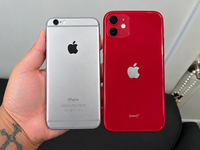 2 iPhones for Sale – Red & Silver/Grey - photo 2