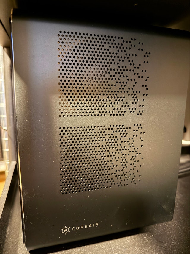 Corsair AI Workstation 300 Mini PC (Ryzen AI Max 385, 64GB, 1TB) - photo 2