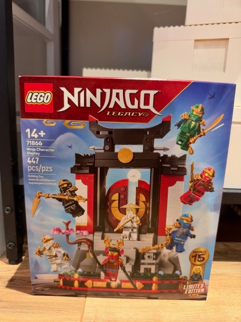 Lego 71866 Ninja Character Display 15th Anniversary - BNIB