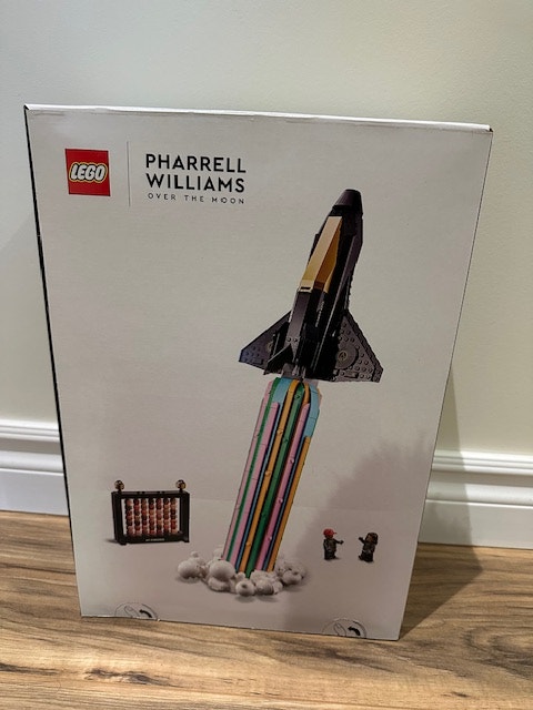 Lego 10391 Over the Moon with Pharrell Williams -BNIB