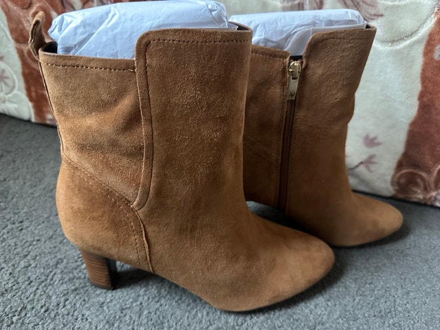Naturalizer Suede Ankle Boots size 12M - photo 2