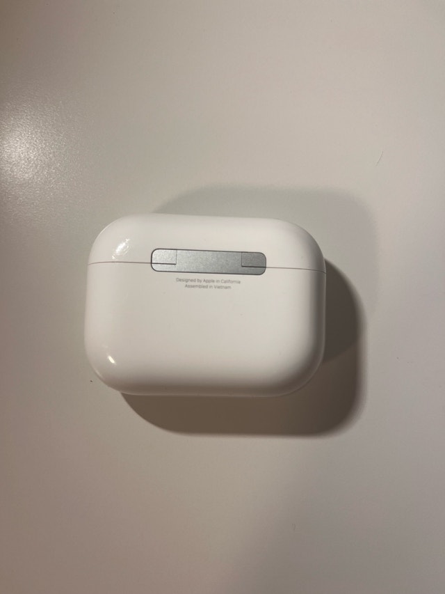 AirPods Pro 3 (USB-C) – Like New + AppleCare+ Eligible - photo 3