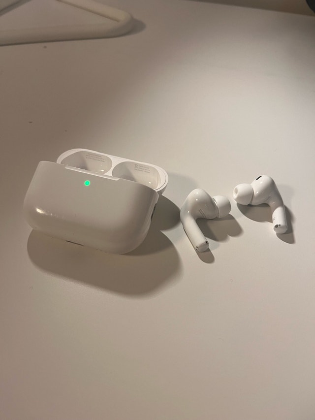 AirPods Pro 3 (USB-C) – Like New + AppleCare+ Eligible - photo 4