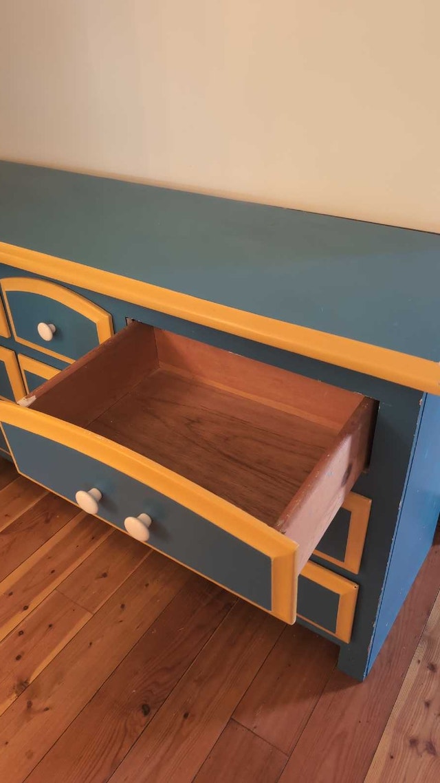 Nine drawer dresser, solid painted pine - photo 3