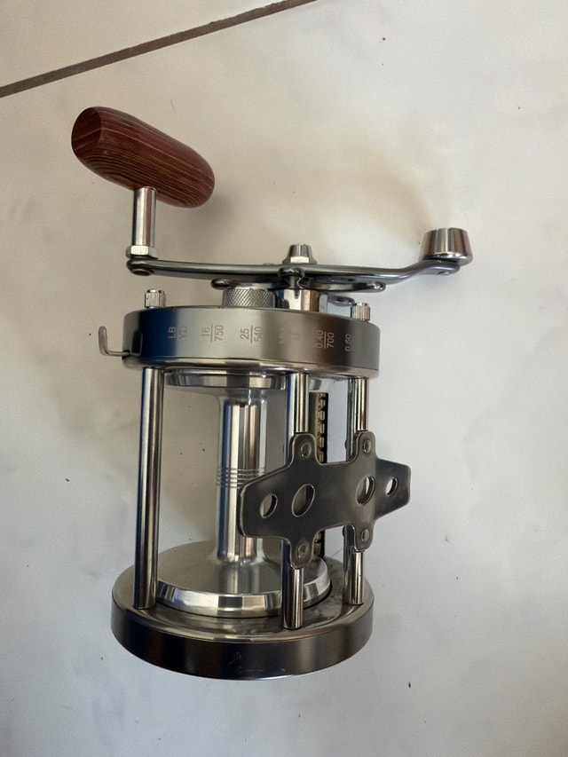 Royal Angler FY90 Baitcasting Reel brand new - photo 2