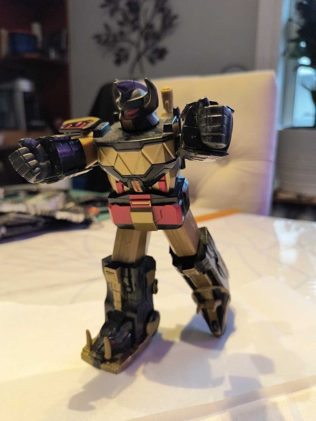 Power Rangers Black & Gold Dino Megazord - photo 3