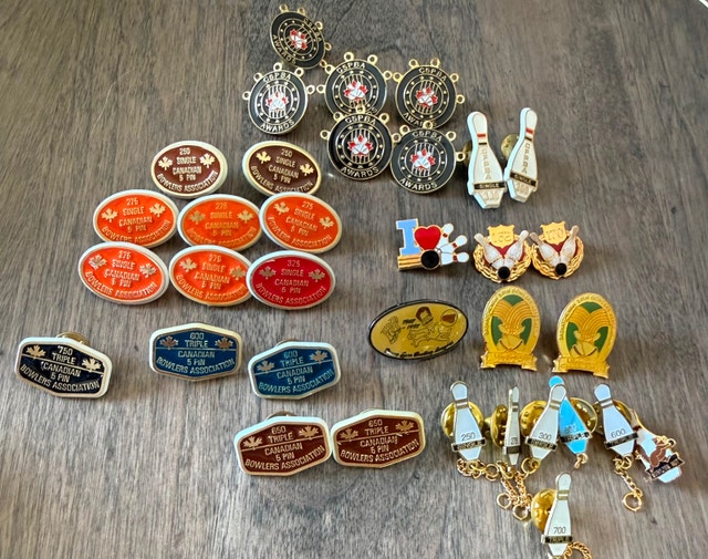 Vintage Canadian 5-Pin Bowling Award Pin Collection - photo 5