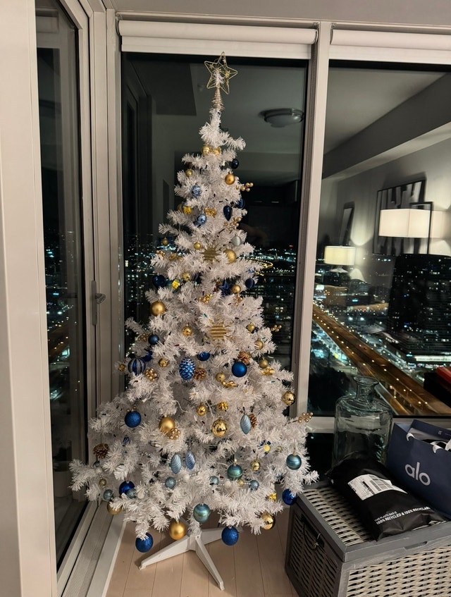 6.5ft Pre-Lit White Christmas Tree – Madison Pine with Lights