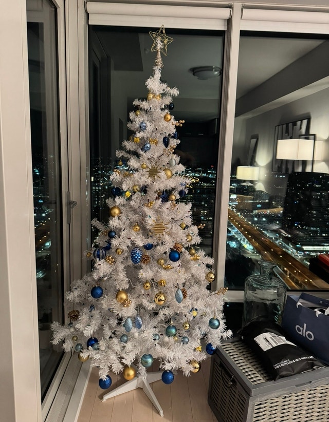 6.5ft Pre-Lit White Christmas Tree – Madison Pine with Lights - photo 4