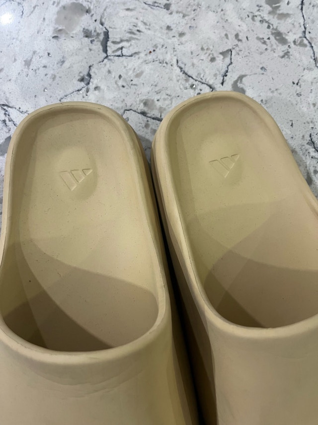 Adidas Yeezy Slide - photo 2