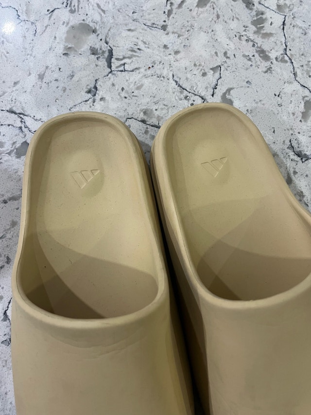 Adidas Yeezy Slide - photo 3