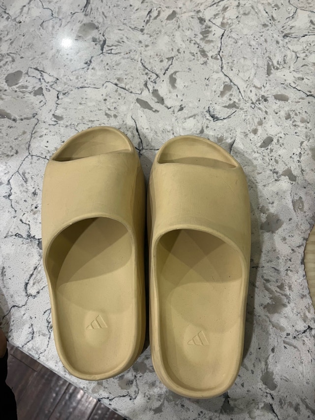 Adidas Yeezy Slide - photo 4