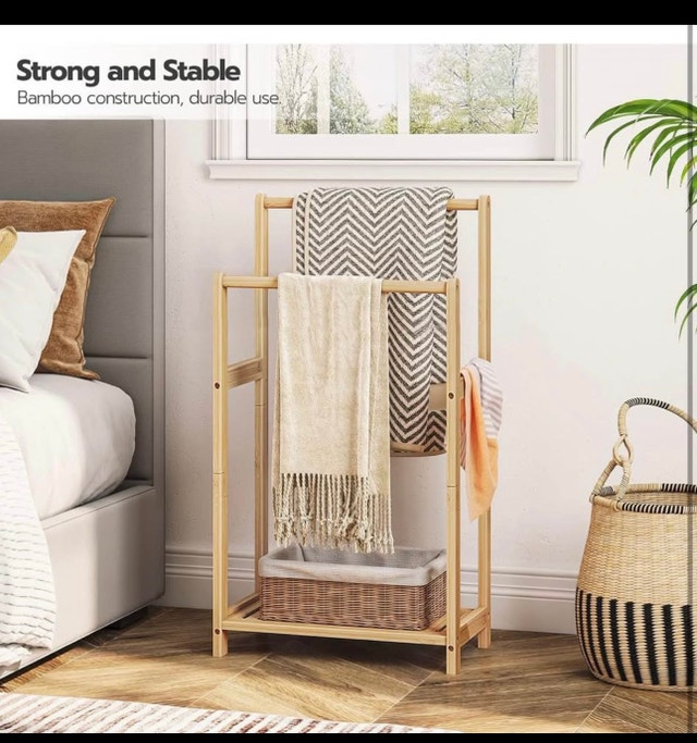 HOOBRO Bamboo Towel & Blanket Rack with Storage, Natural Color