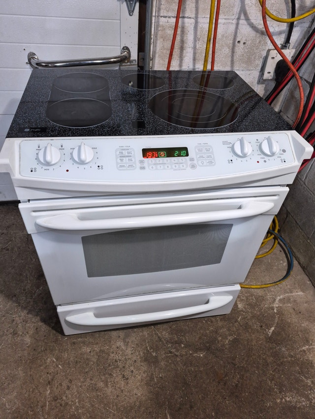 GE stove electric stainless oven CLEAN profile - photo 2