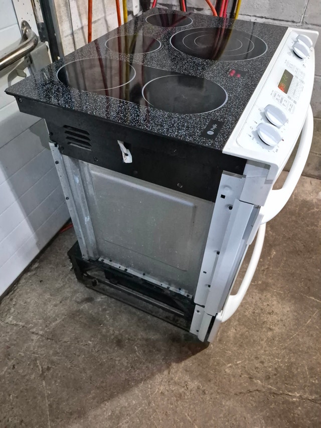 GE stove electric stainless oven CLEAN profile - photo 5