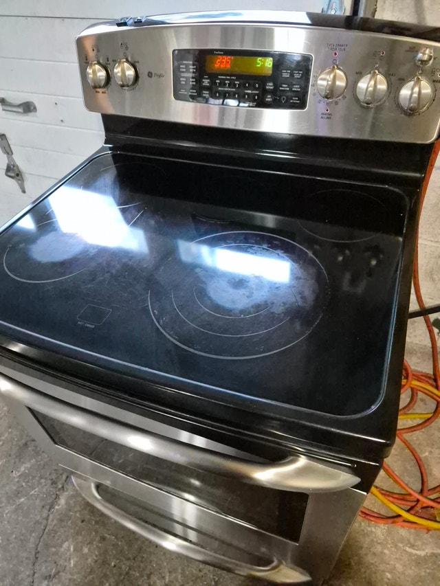 GE stove electric stainless oven CLEAN - photo 4