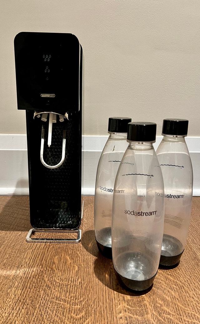 SODASTREAM SOURCE SPARKLING WATER MAKER – BLACK SODA MACHINE