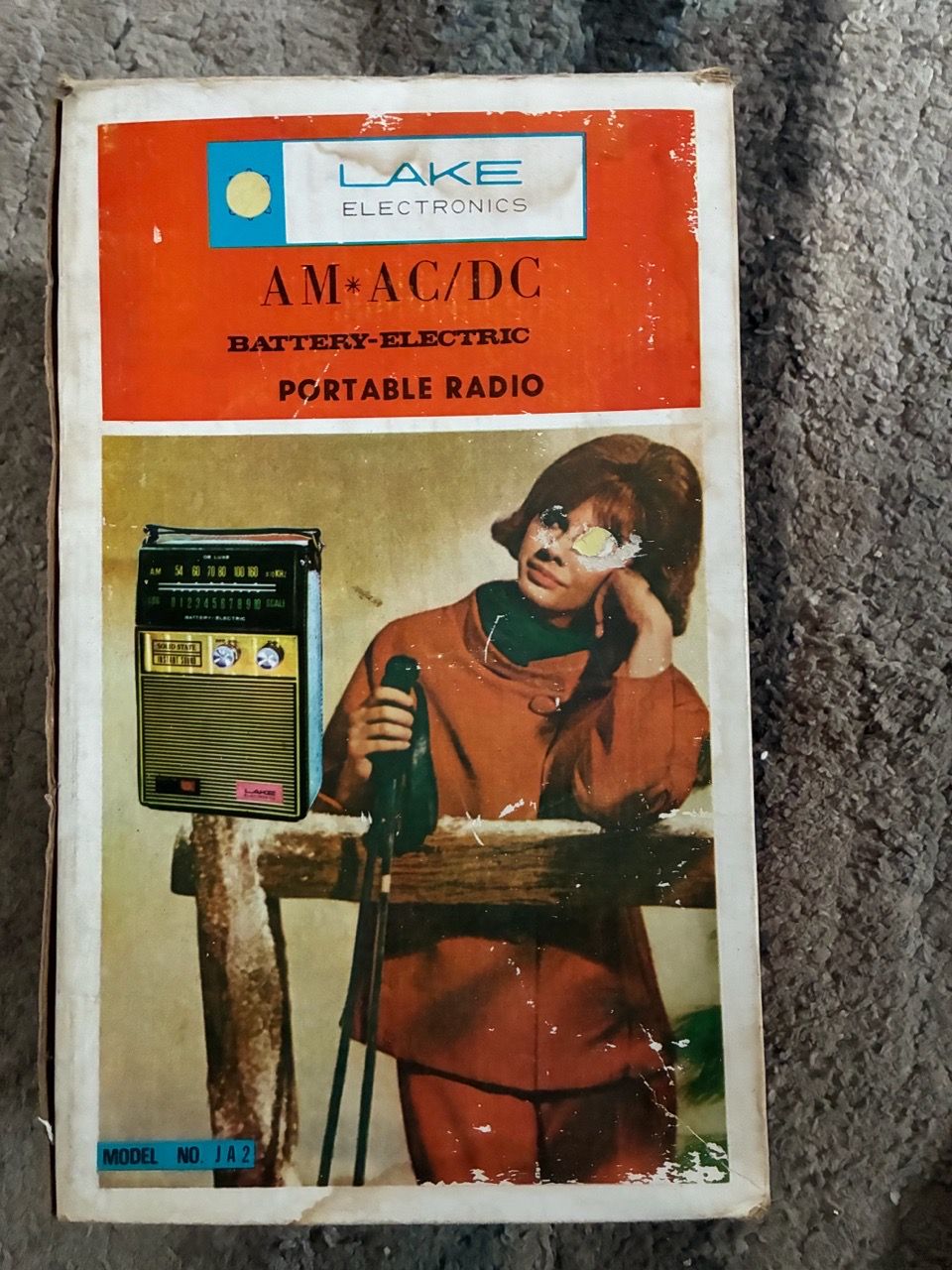 Vintage Lake Electronics AM-AC/DC Battery-Electric Portable Radi
