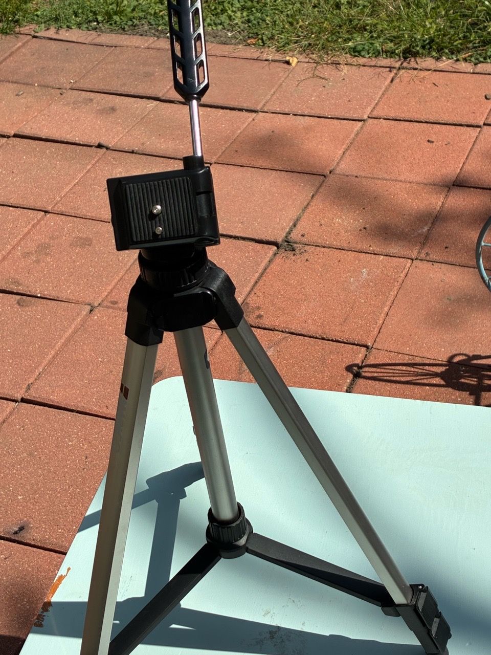 Tri-pod