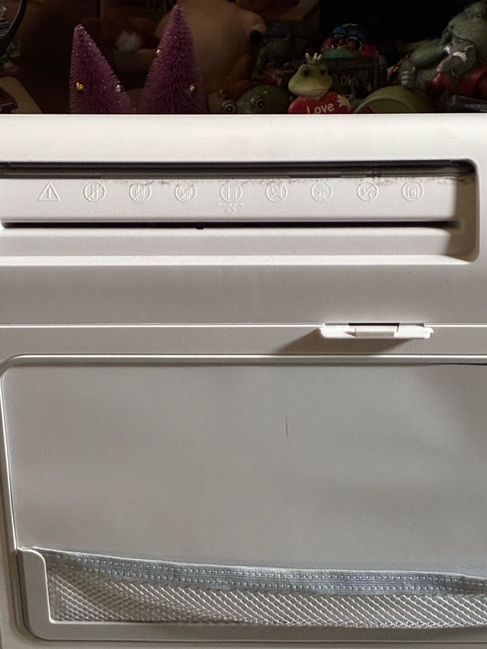 Black & Decker Paper Shredder and messaging board - photo 3